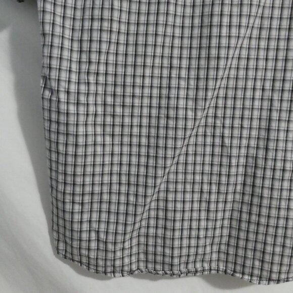 MICHAEL BRANDON | medium | Checkered Casual Button-Up Short Sleeve Shirt - Picture 14 of 16